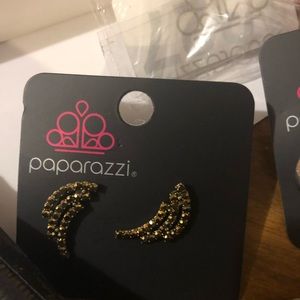 Brand New. Never been worn. Paparazzi multi color and design post earrings.
